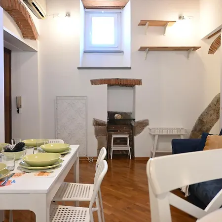 Apartment 2- In The Heart Of Pisa