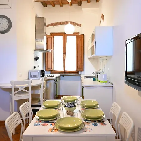 Apartment 2- In The Heart Of Pisa